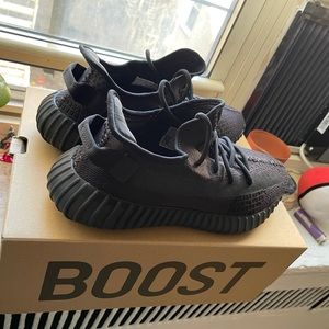 Yeezy 350 “Onyx” size 11.5